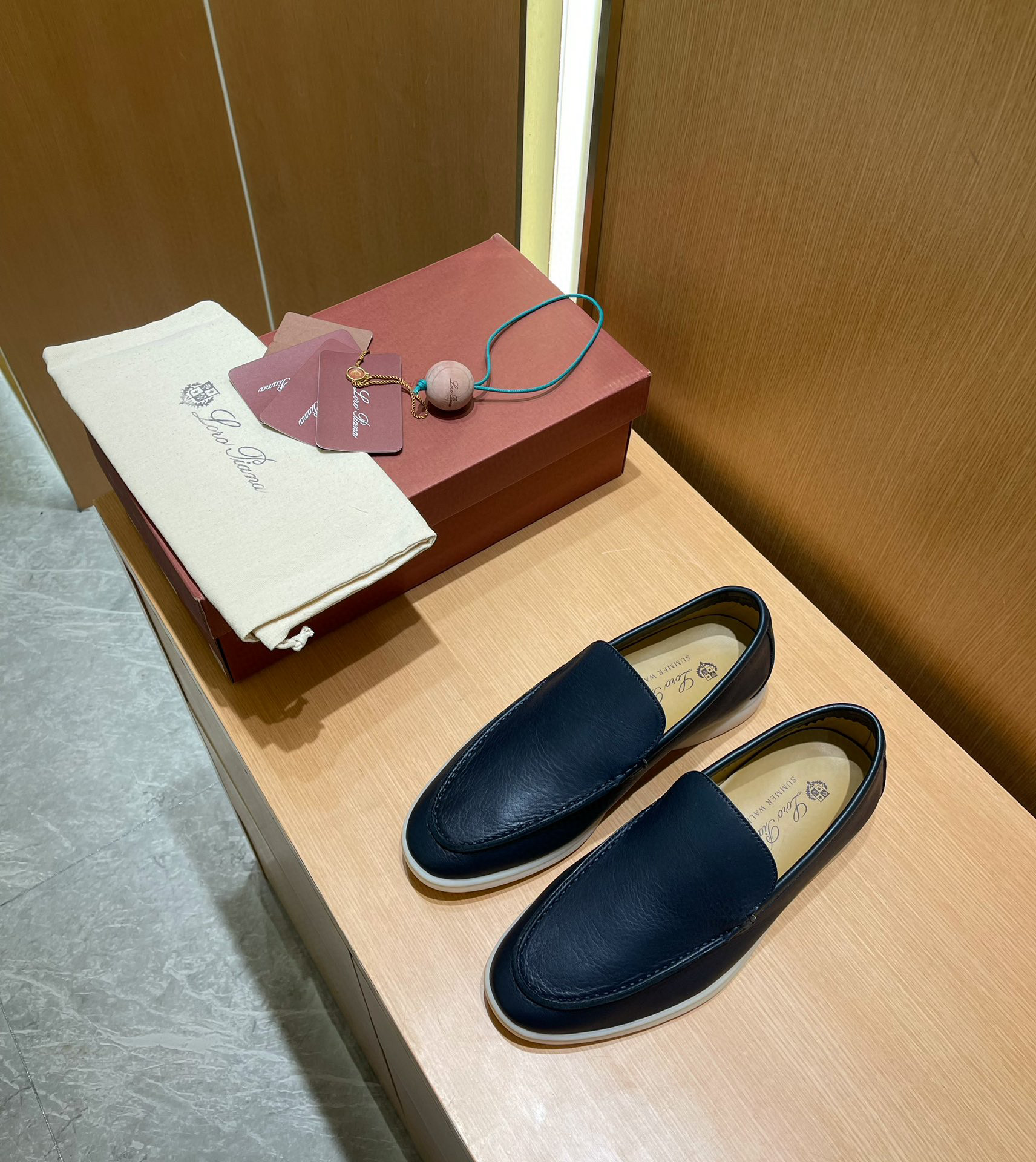 로로피아나 Loro Piana Summer Charms Walk 모카신
