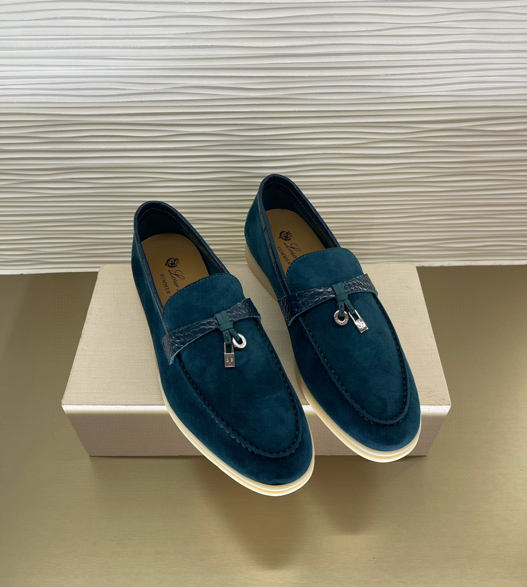 로로피아나 Loro Piana Summer Charms Walk 모카신