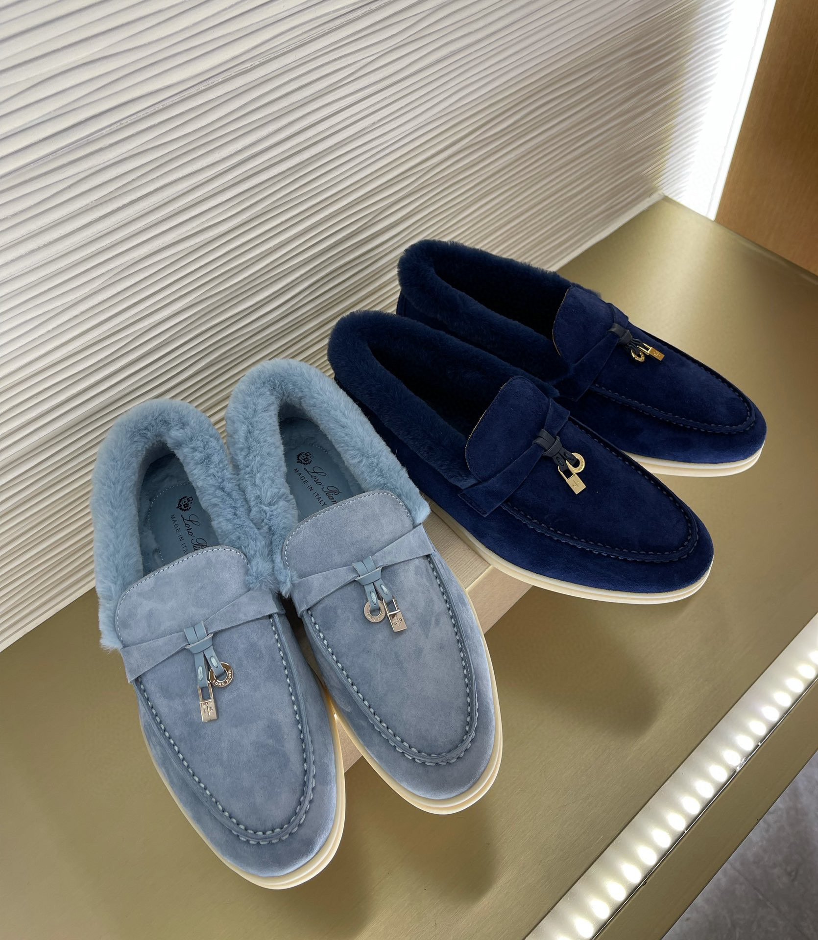 로로피아나 Loro Piana Summer Charms Walk 모카신  스웨이드 소재