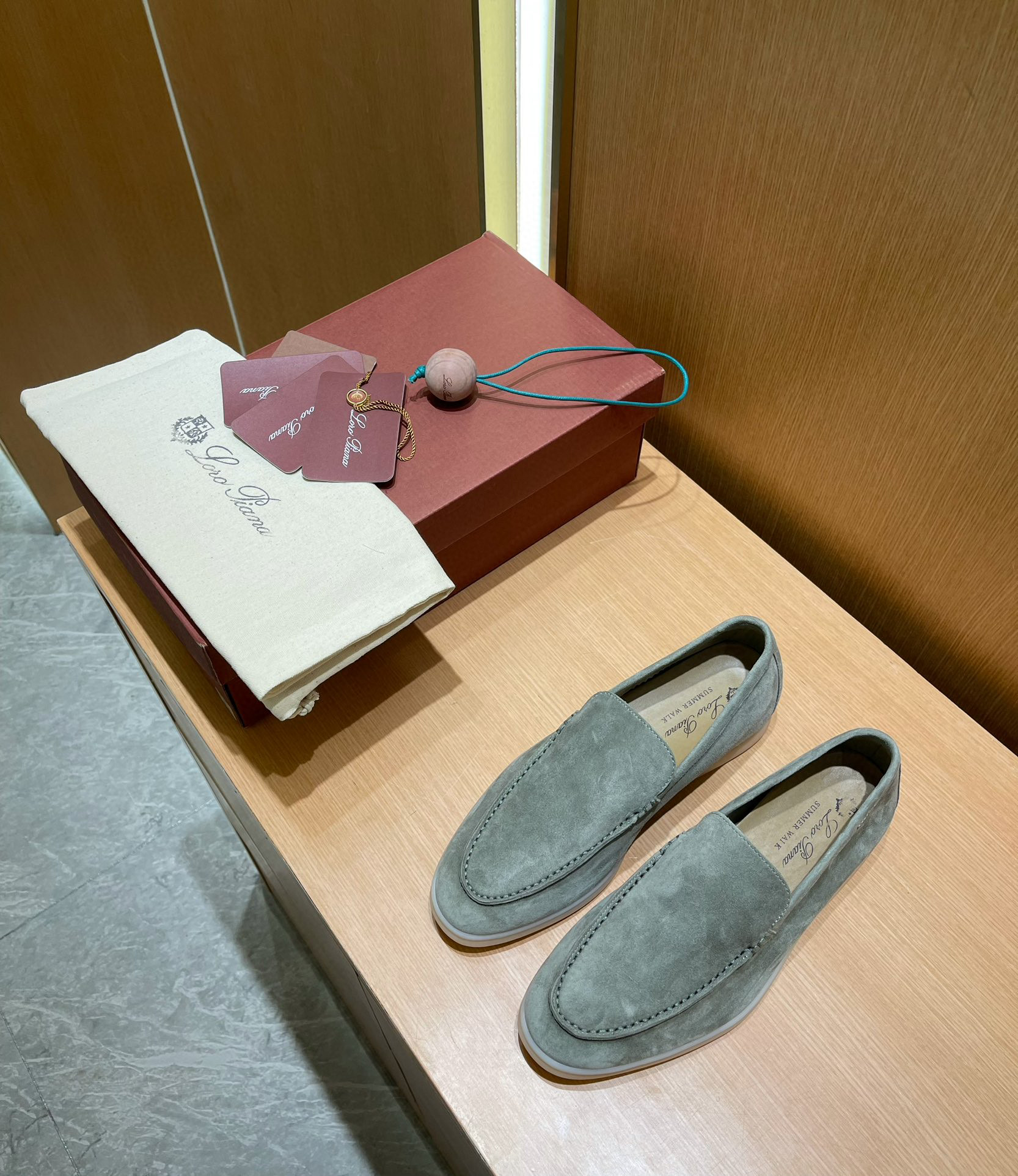 로로피아나 Loro Piana Summer Charms Walk 모카신