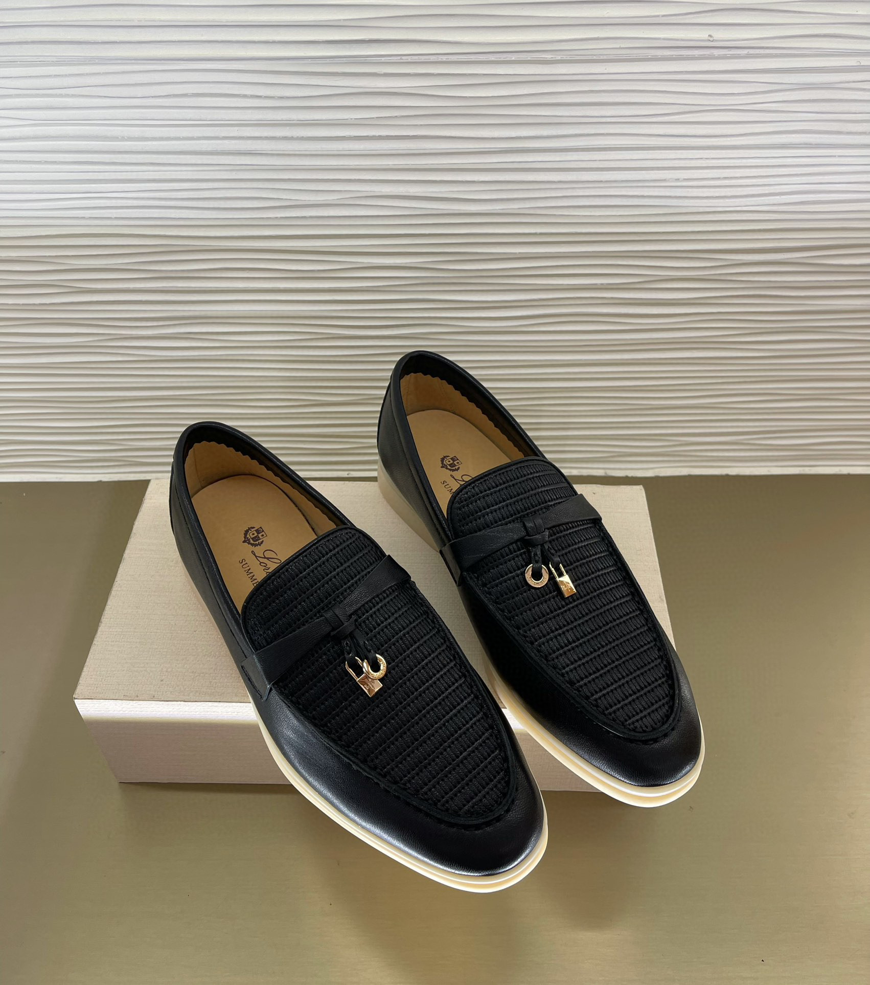 로로피아나 Loro Piana Summer Charms Walk 모카신