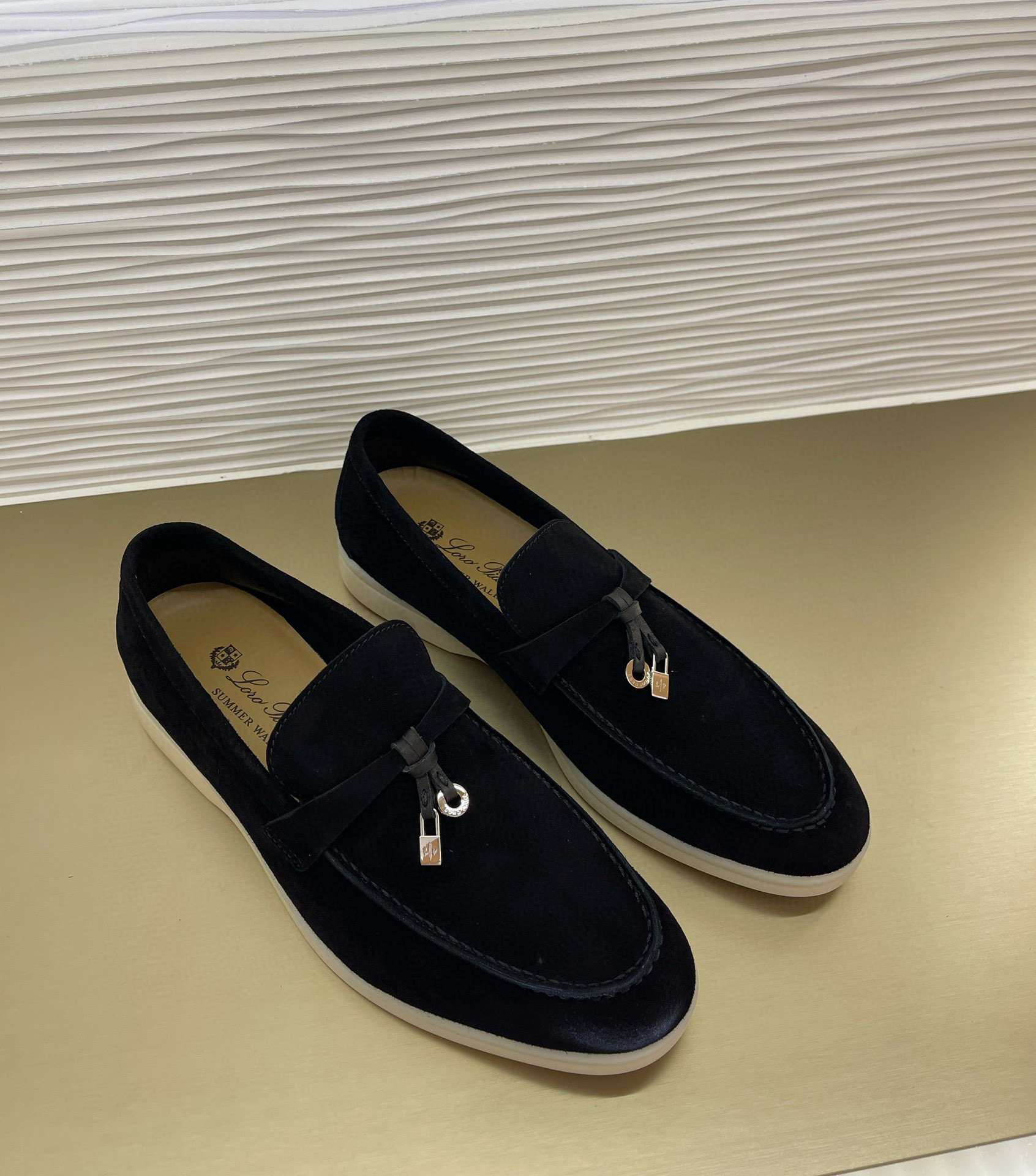 로로피아나 Loro Piana Summer Charms Walk 모카신