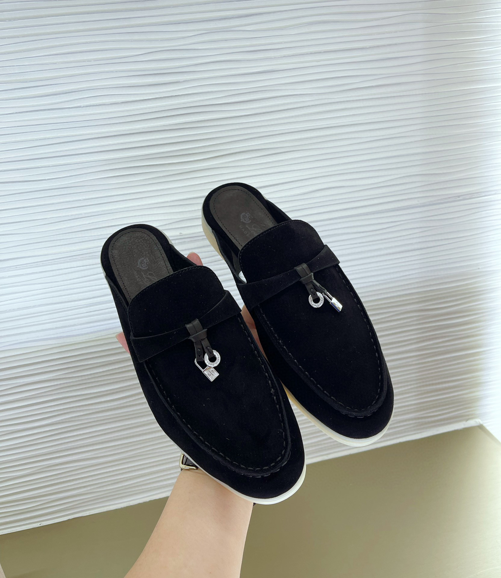 로로피아나 Loro Piana Babouche Charms Walk 모카신