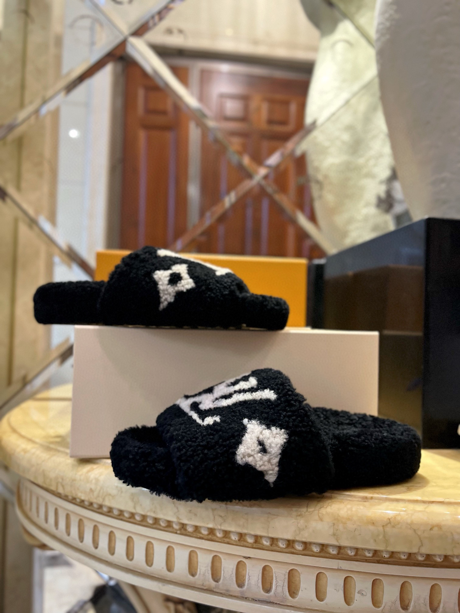 루이비통 LV TRAINER 실내화