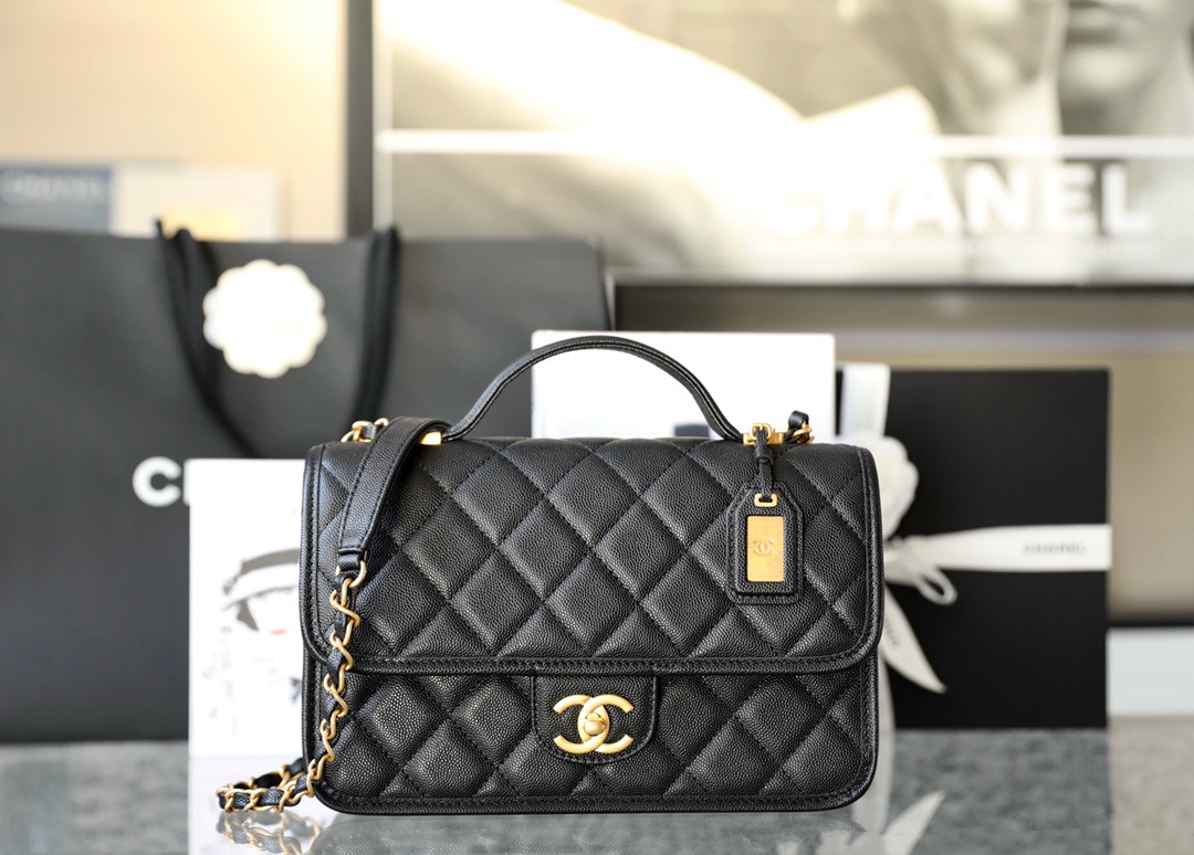 CHANEL 핸들 장식의 스몰 플랩 백 25cm