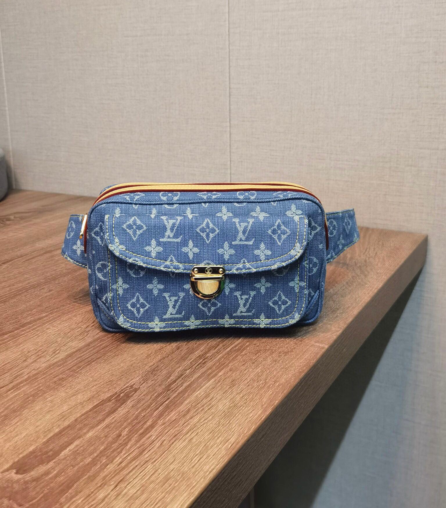 루이비통 Louis Vuitton 44466 벨트 백  25CM