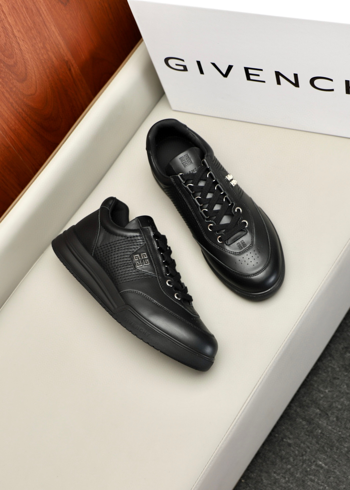 지방시 Givenchy 스니커즈