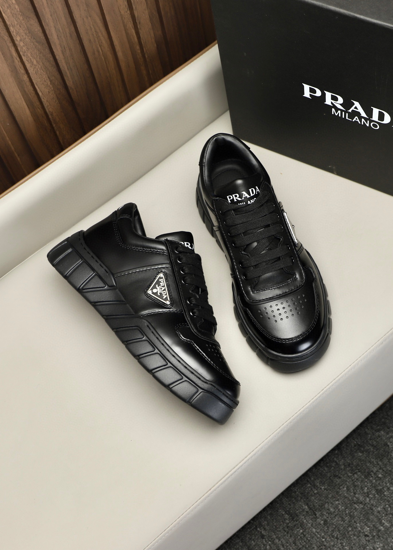 프라다 Prada 스니커즈