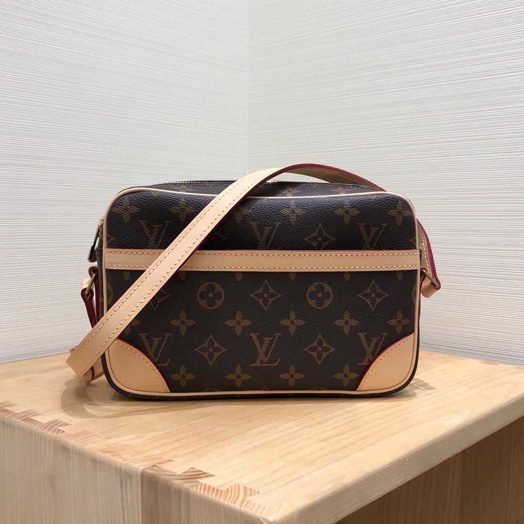 루이비통 Louis Vuitton 45398 숄더백 23CM