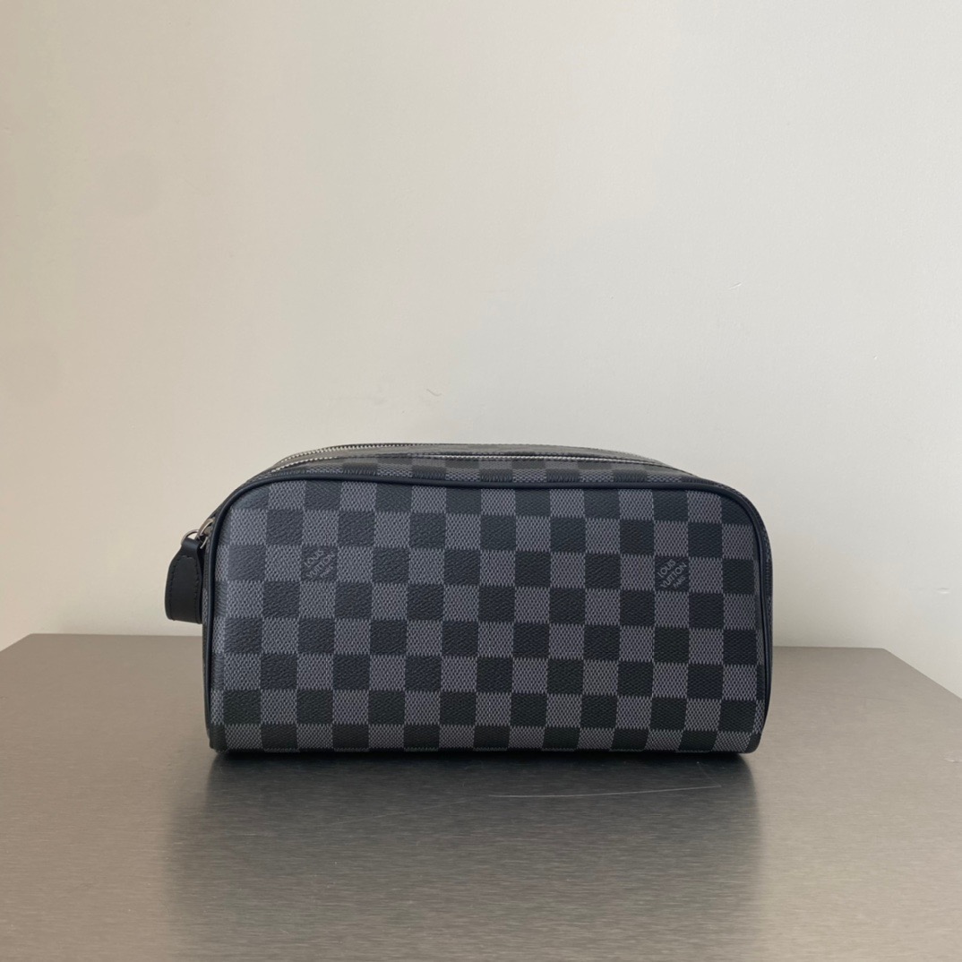 루이비통 Louis Vuitton N40127 DOPP 파우치  bathroom bag