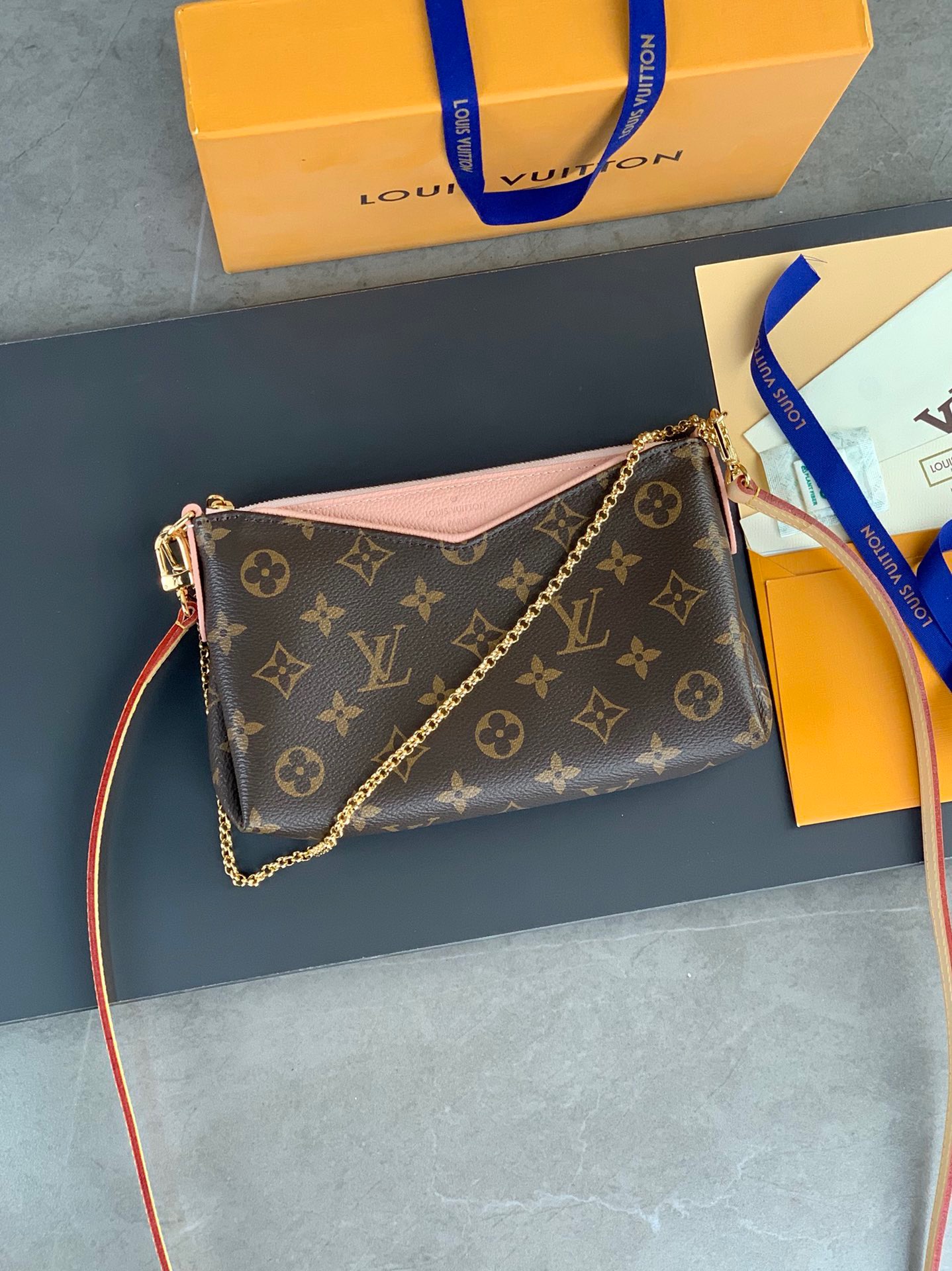 루이비통 Louis Vuitton 41638 숄더백 23CM