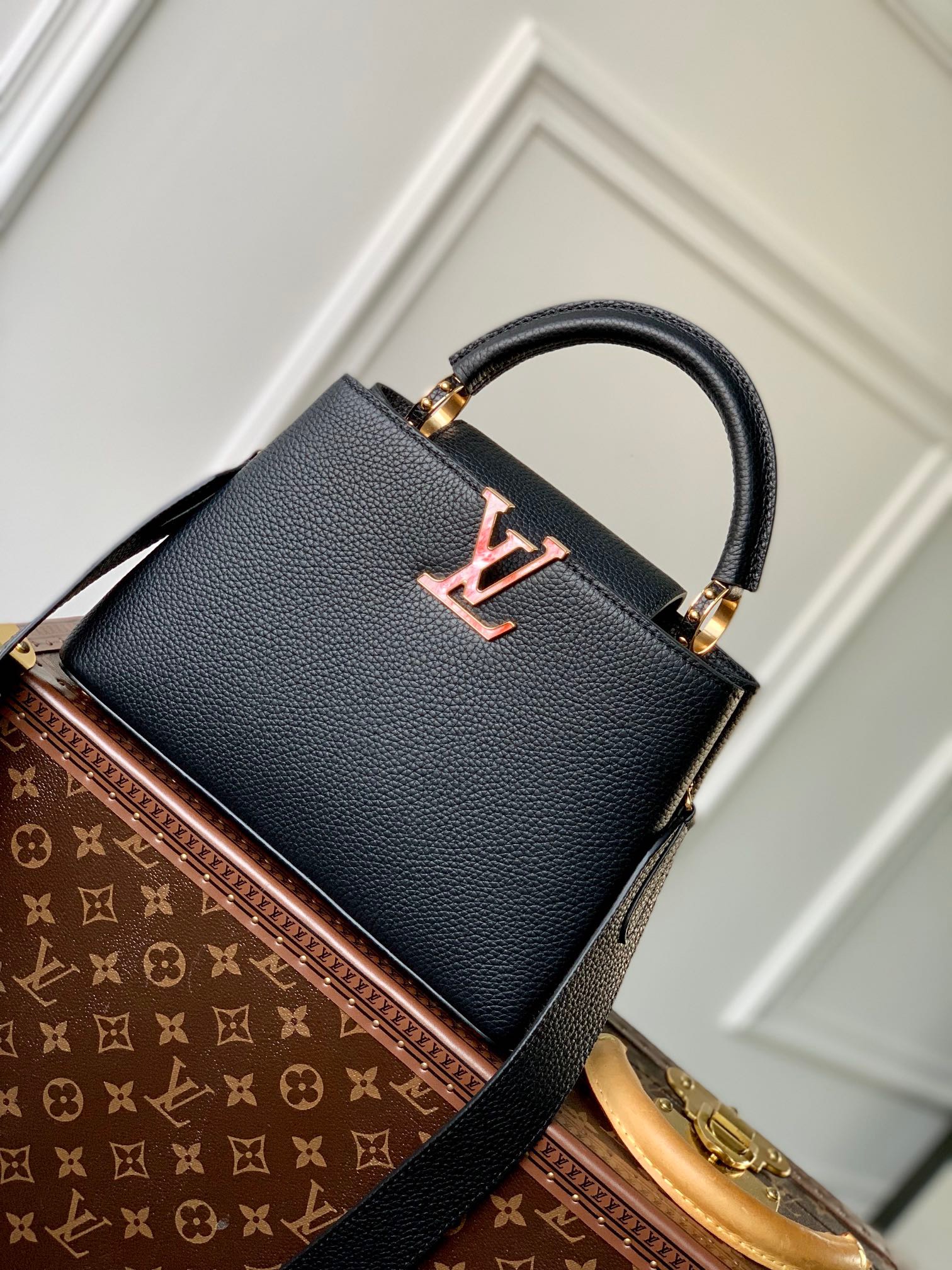 루이비통 Louis Vuitton 21150 숄더백 27CM