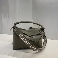 로에베 Loewe 52024 크로스 백 24cm