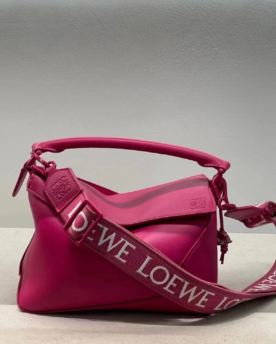 로에베 Loewe 52024 크로스 백 24cm