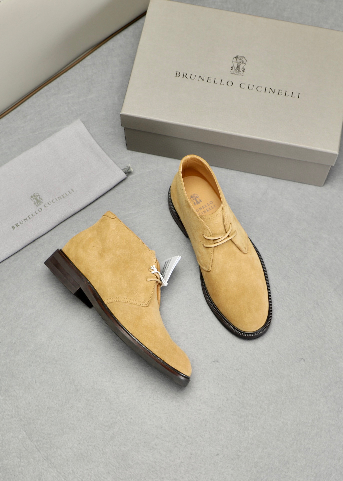 브루넬로 쿠치넬리 Brunello Cucineli 장화