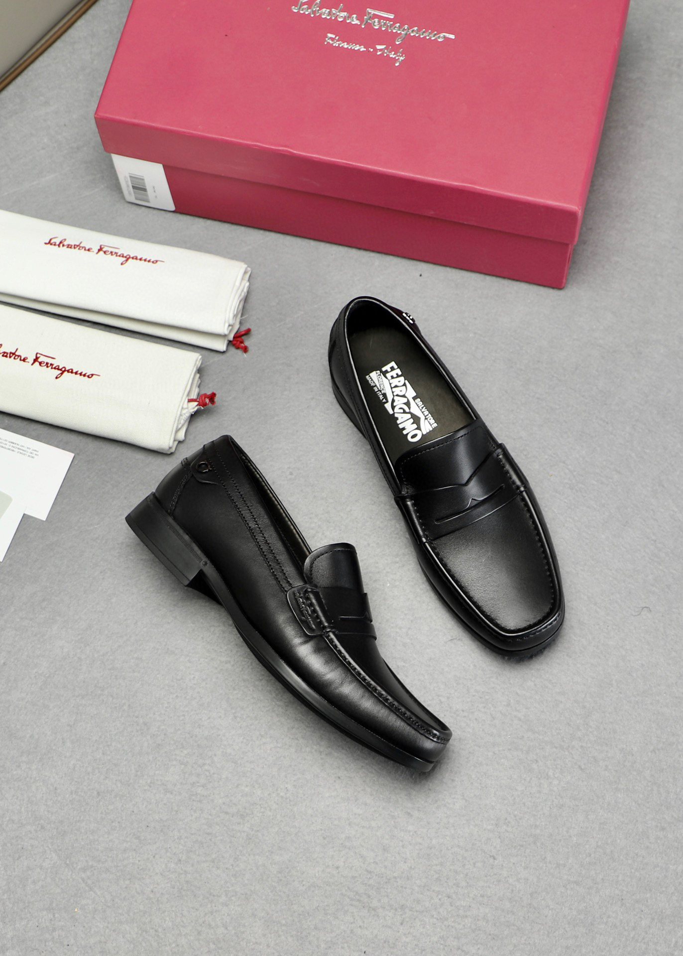 살바토레 페라가모 Salvatore Ferragamo 모카신