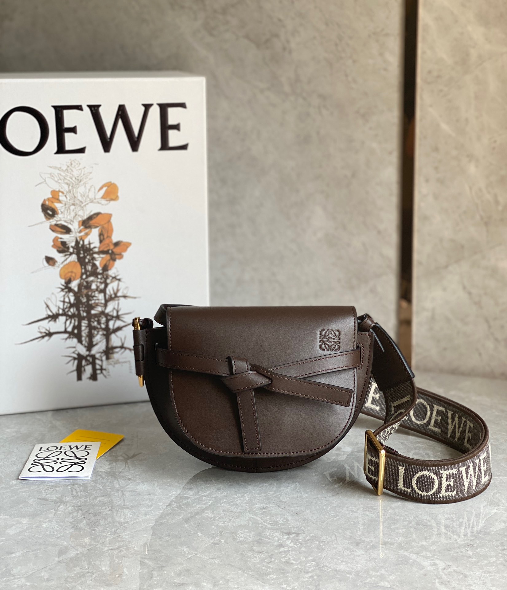 로에베 Loewe 크로스 백 21CM