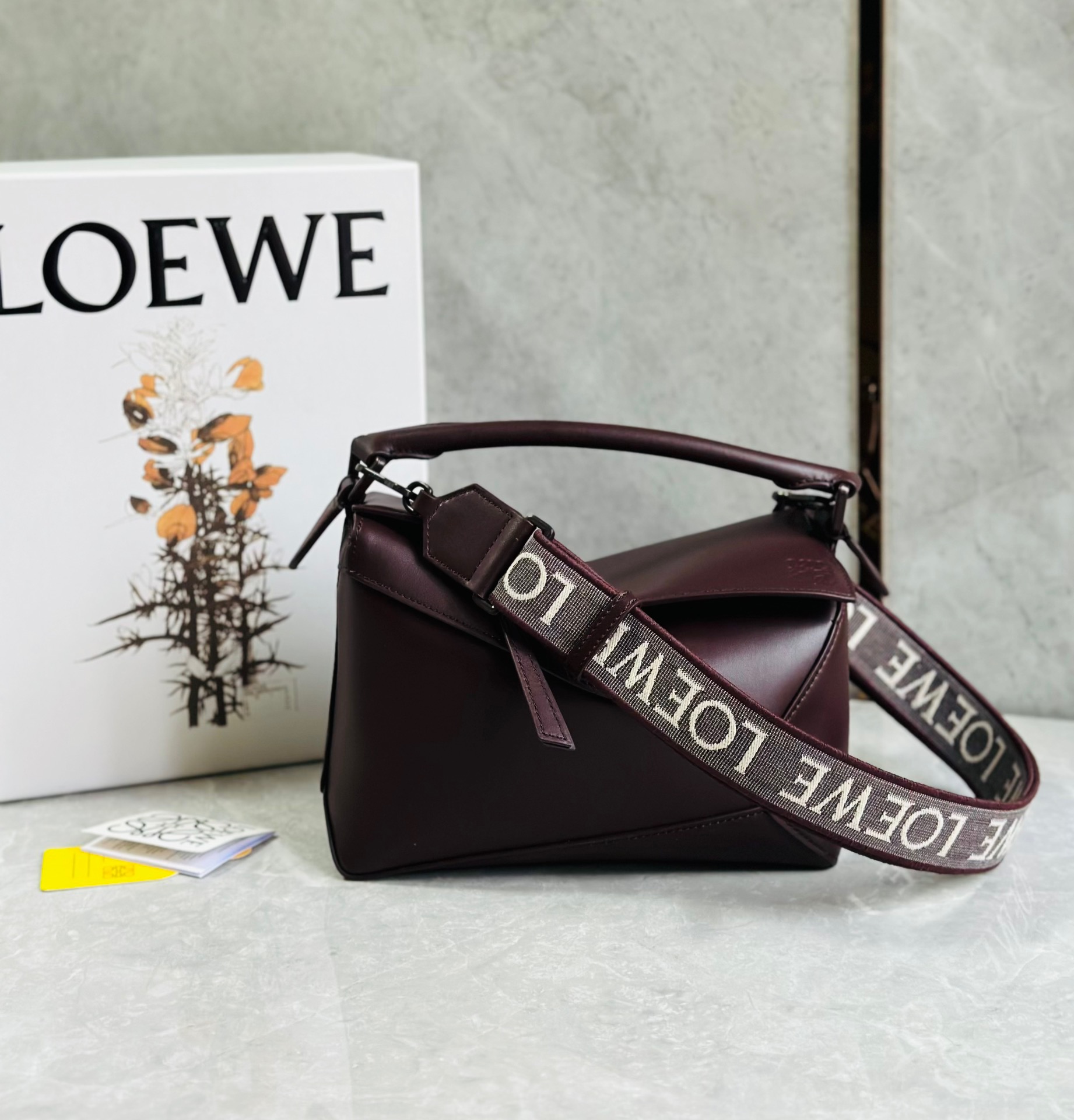 로에베 Loewe 크로스 백 24CM