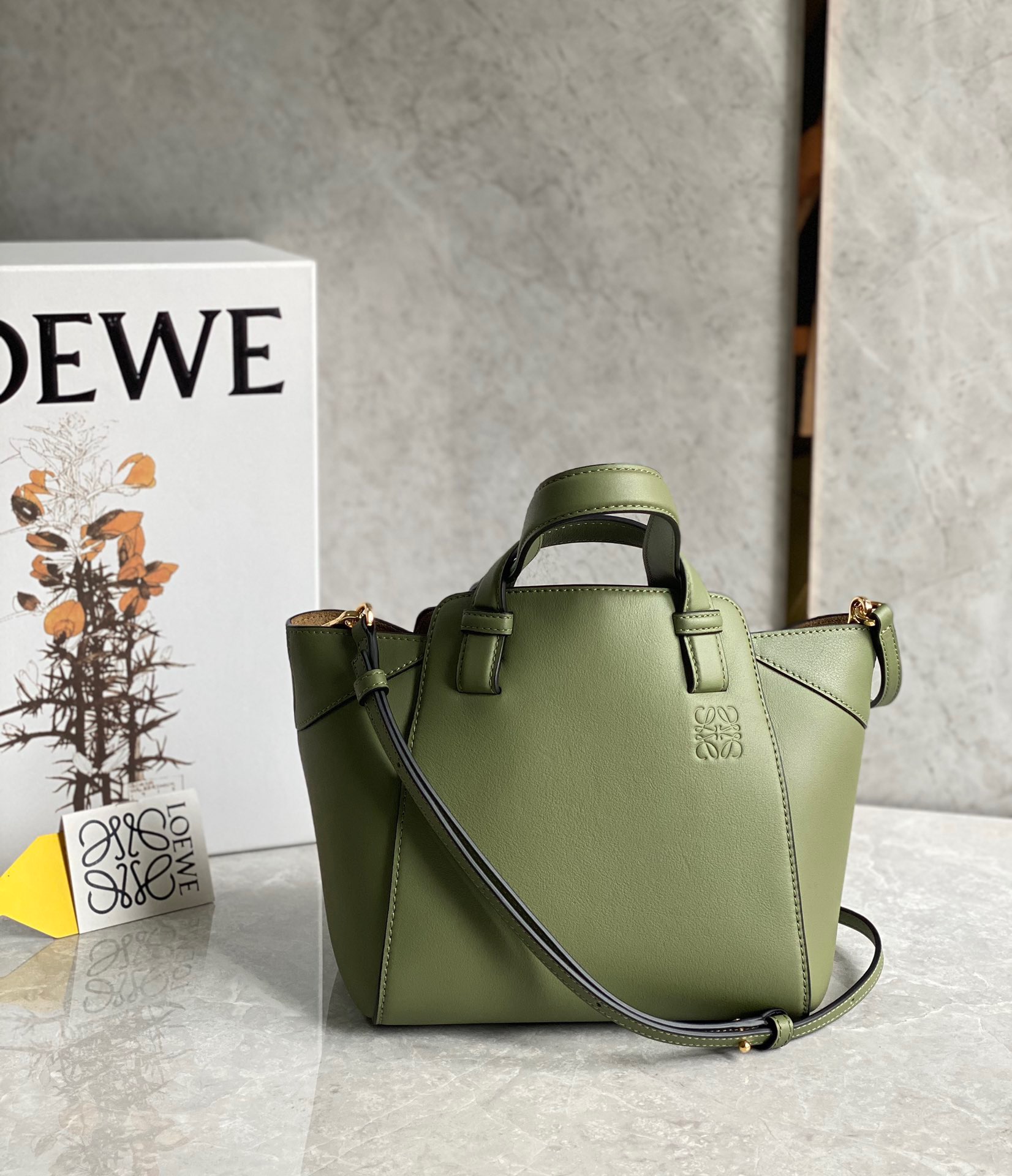로에베 Loewe  탑 핸들백 20CM