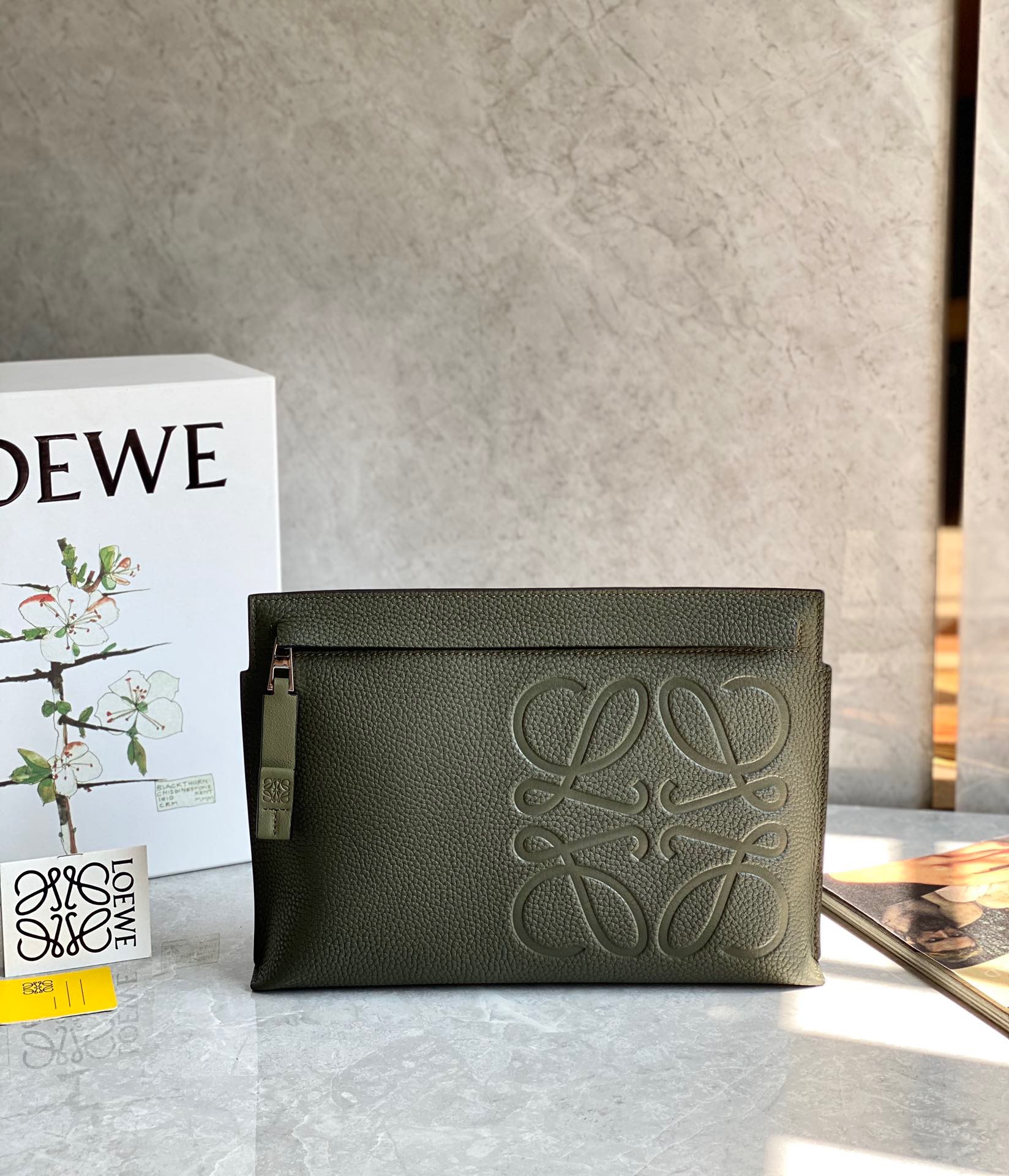 로에베 Loewe 클러치  29.5CM