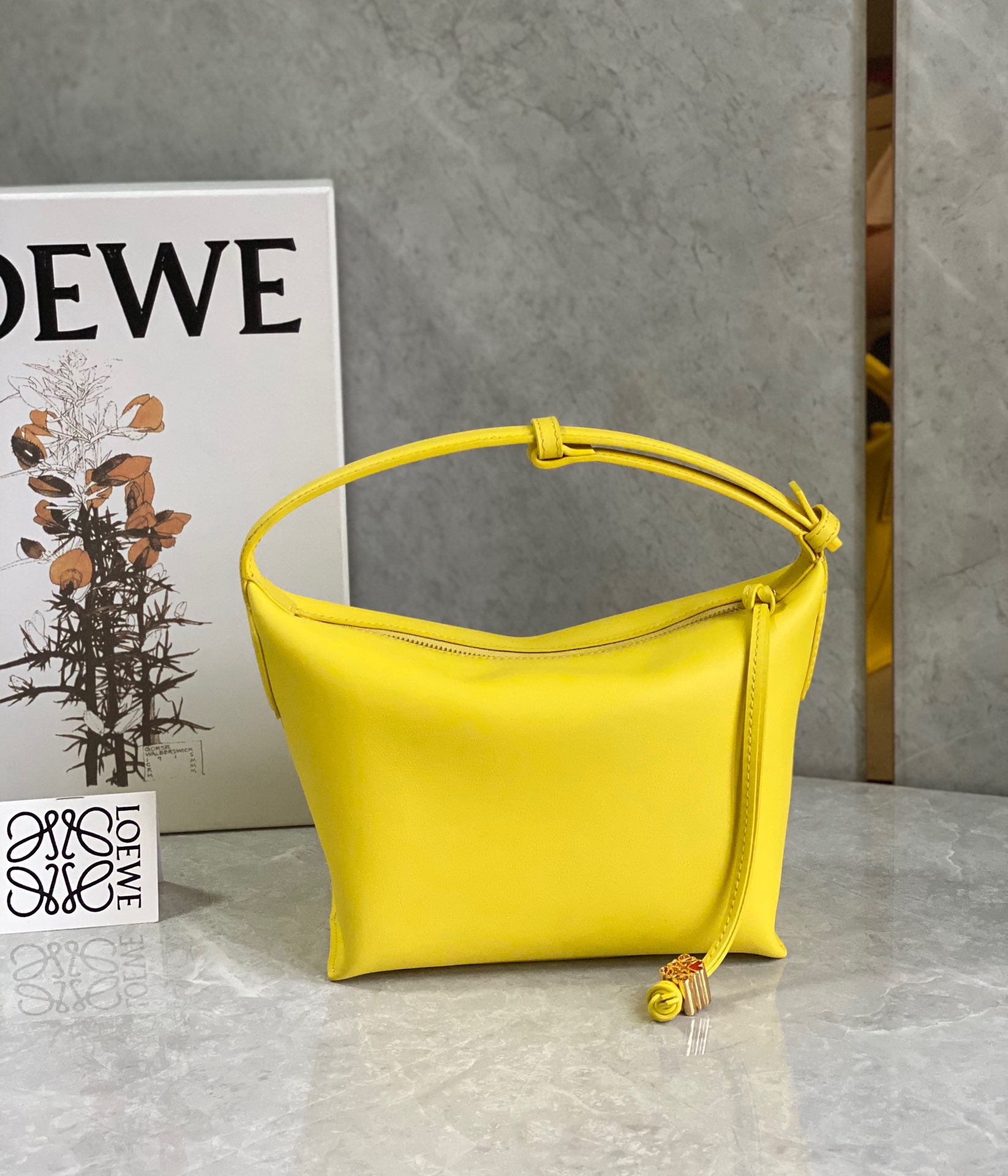 로에베 Loewe 스몰 큐비 백 20.5CM