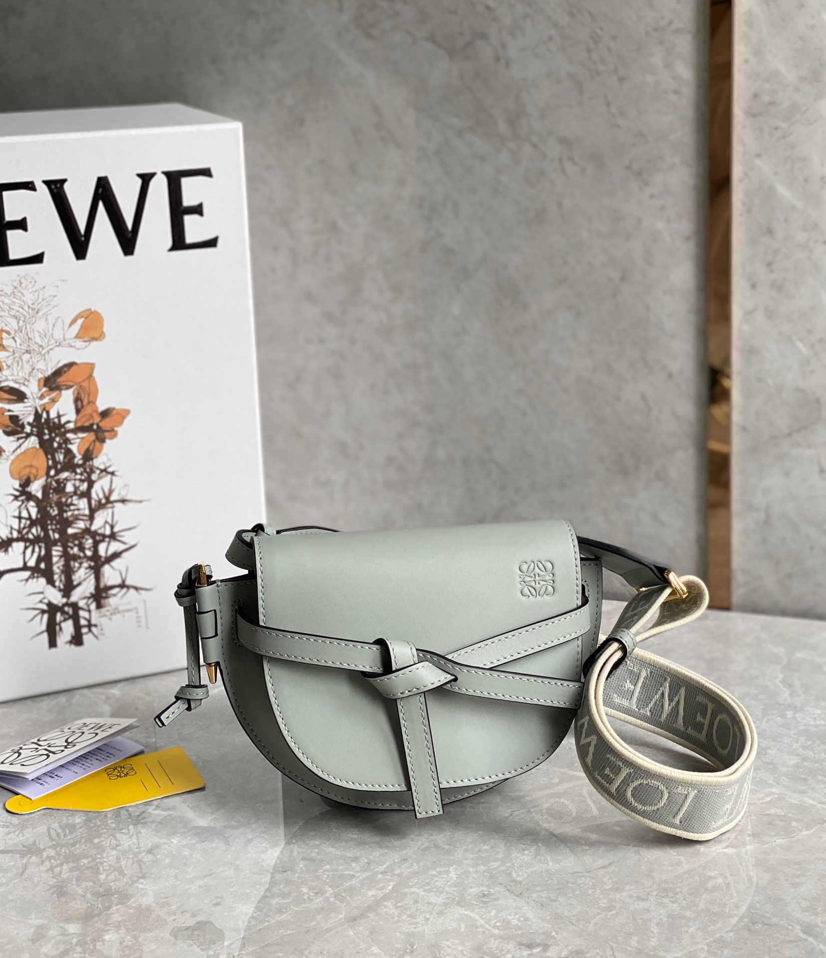 로에베 Loewe 크로스 백 21CM