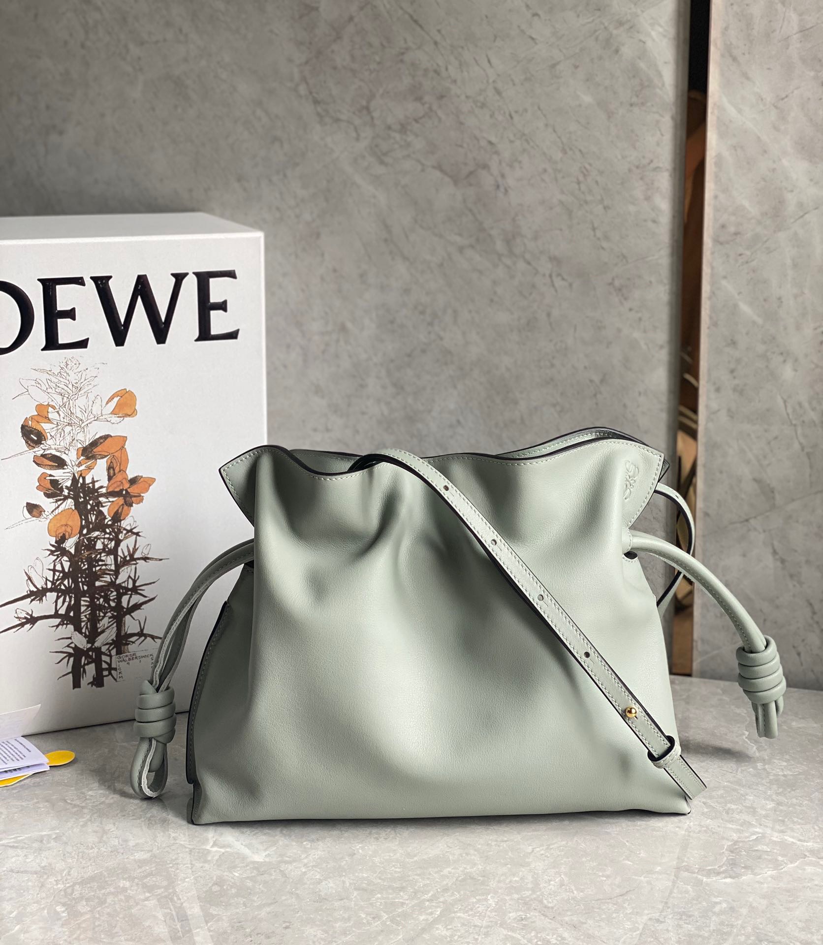 로에베 Loewe 미니 플라멩코 클러치 - 나파 카프스킨 30CM