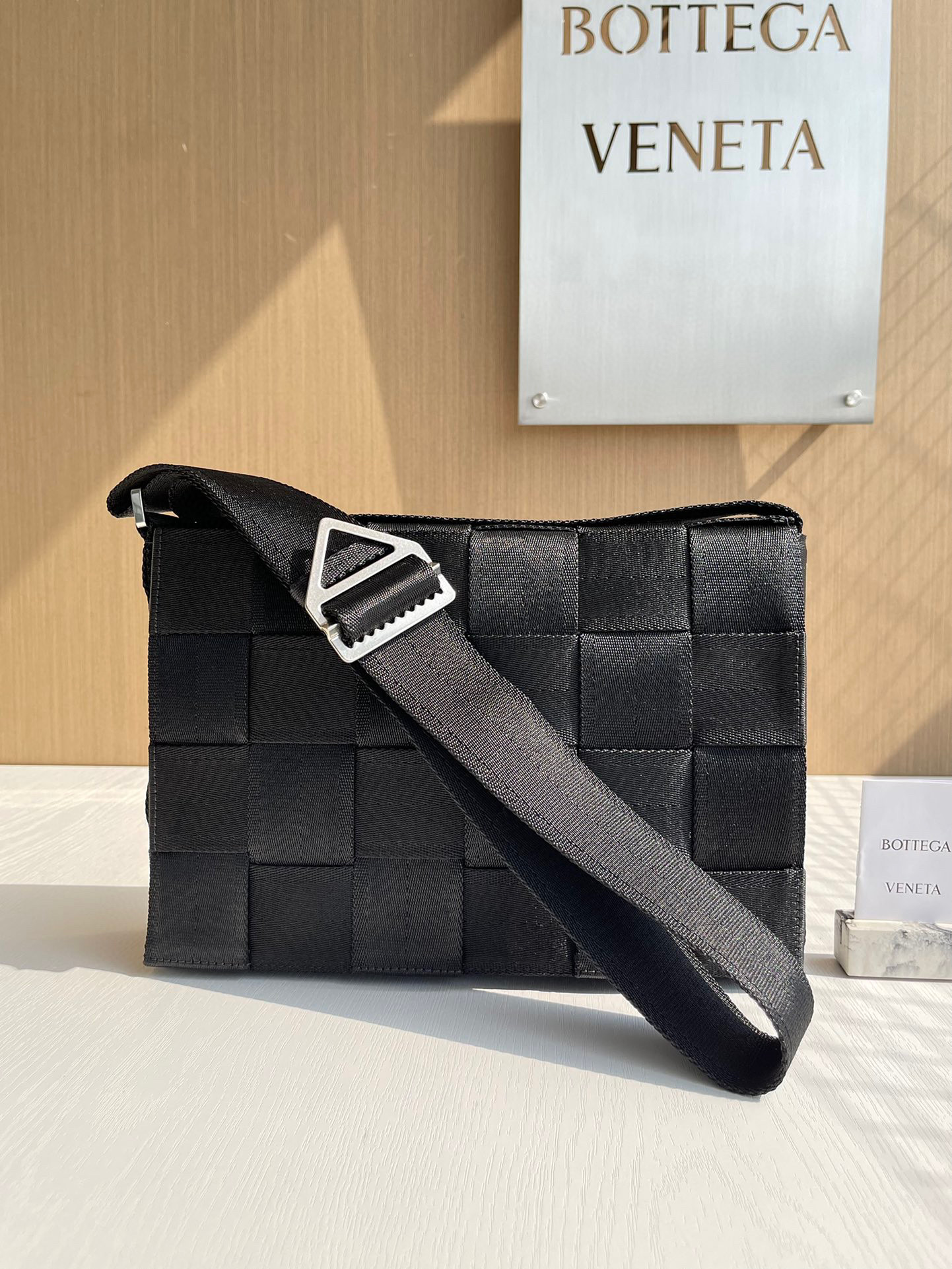 보테가베네타 Bottega Veneta 680514 라지 카세트 위빙 30cm