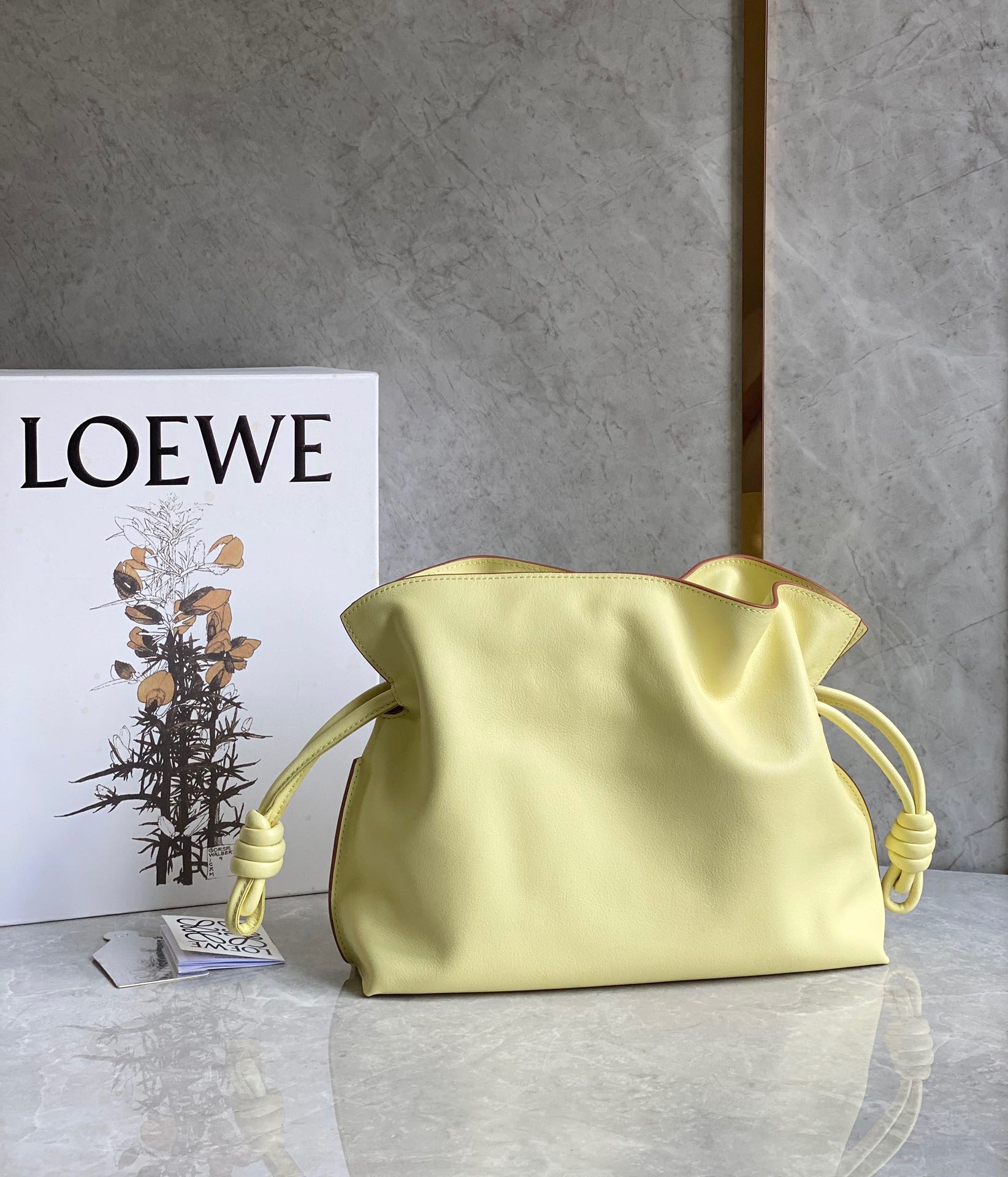 로에베 Loewe 미니 플라멩코 클러치 - 나파 카프스킨 30CM