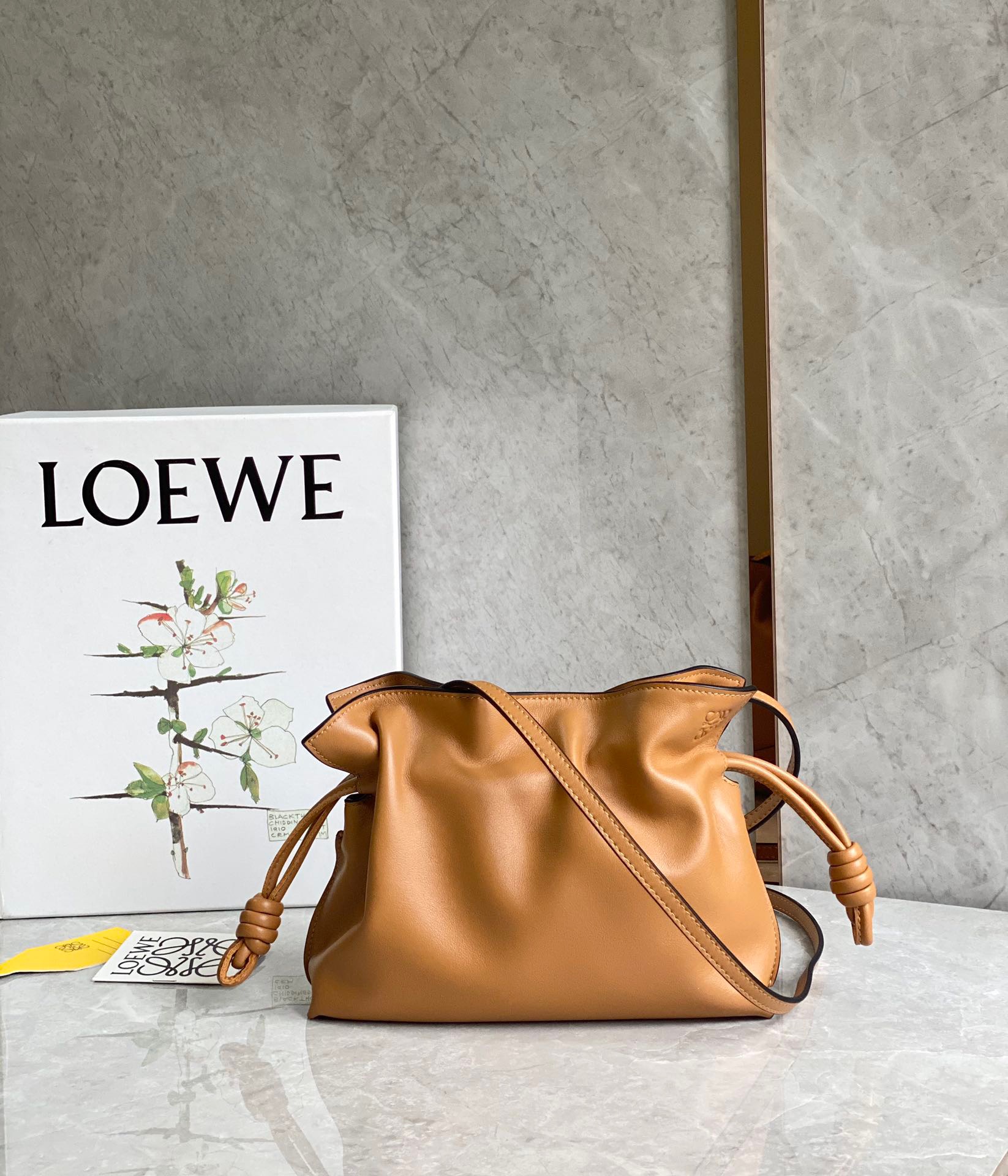 로에베 Loewe 미니 플라멩코 클러치 - 나파 카프스킨 23.9CM