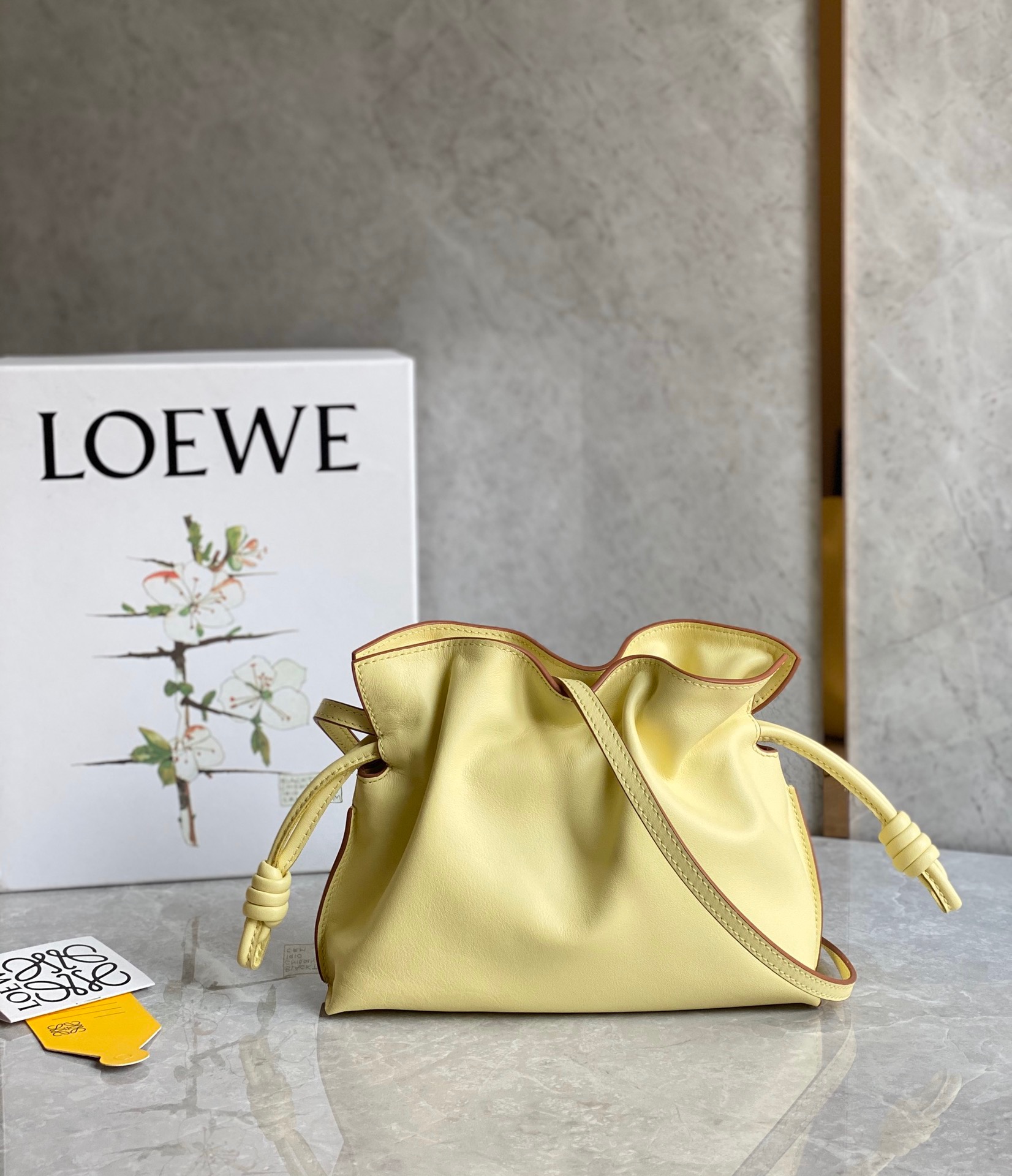 로에베 Loewe 미니 플라멩코 클러치 - 나파 카프스킨 23.9CM