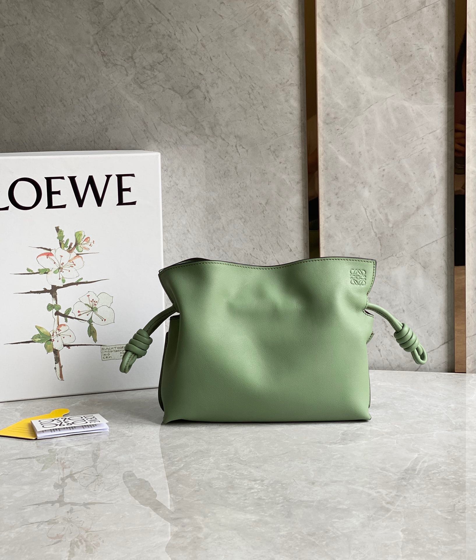 로에베 Loewe 미니 플라멩코 클러치 - 나파 카프스킨 23.9CM