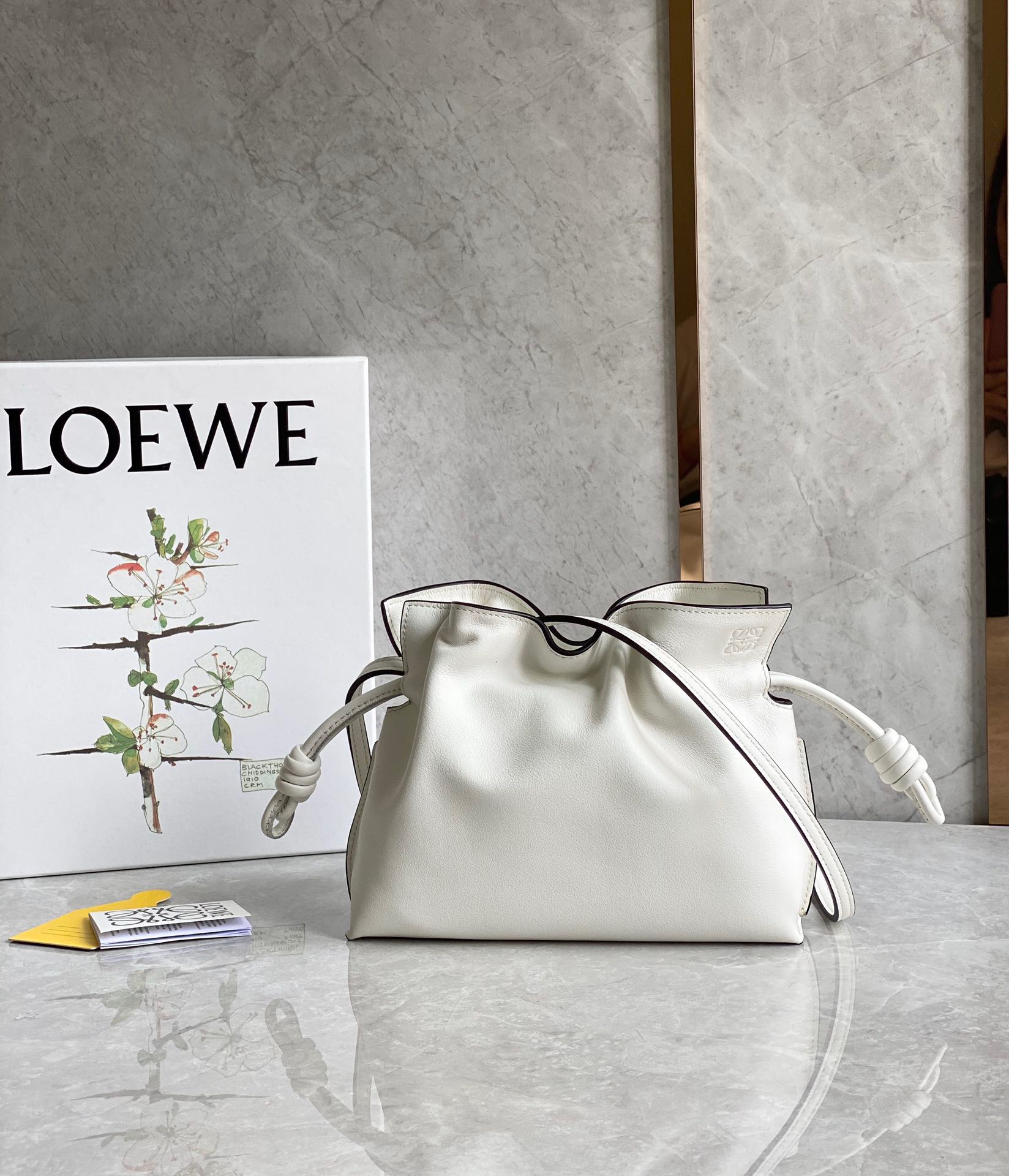 로에베 Loewe 미니 플라멩코 클러치 - 나파 카프스킨 23.9CM