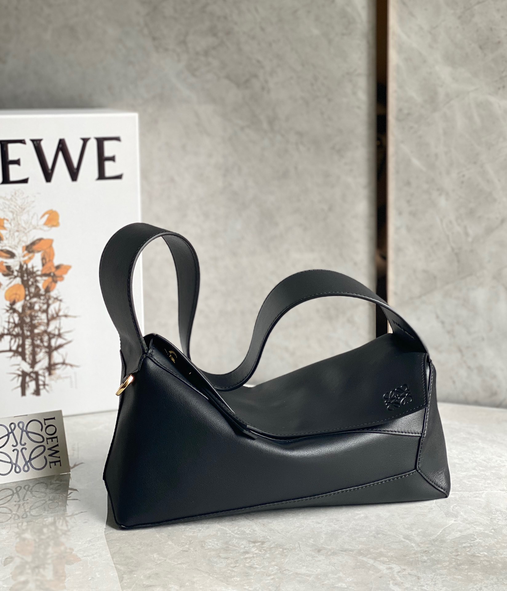 로에베 Loewe 퍼즐 호보 백 - 나파 카프스킨 29CM