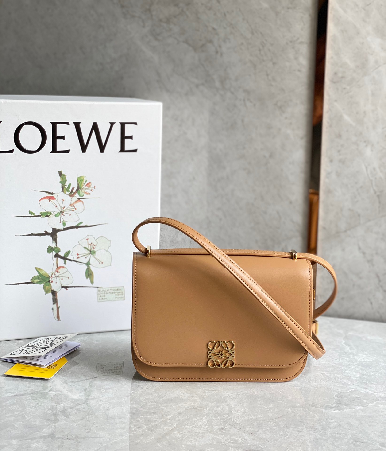 로에베 Loewe Goya 크로스 백 19CM