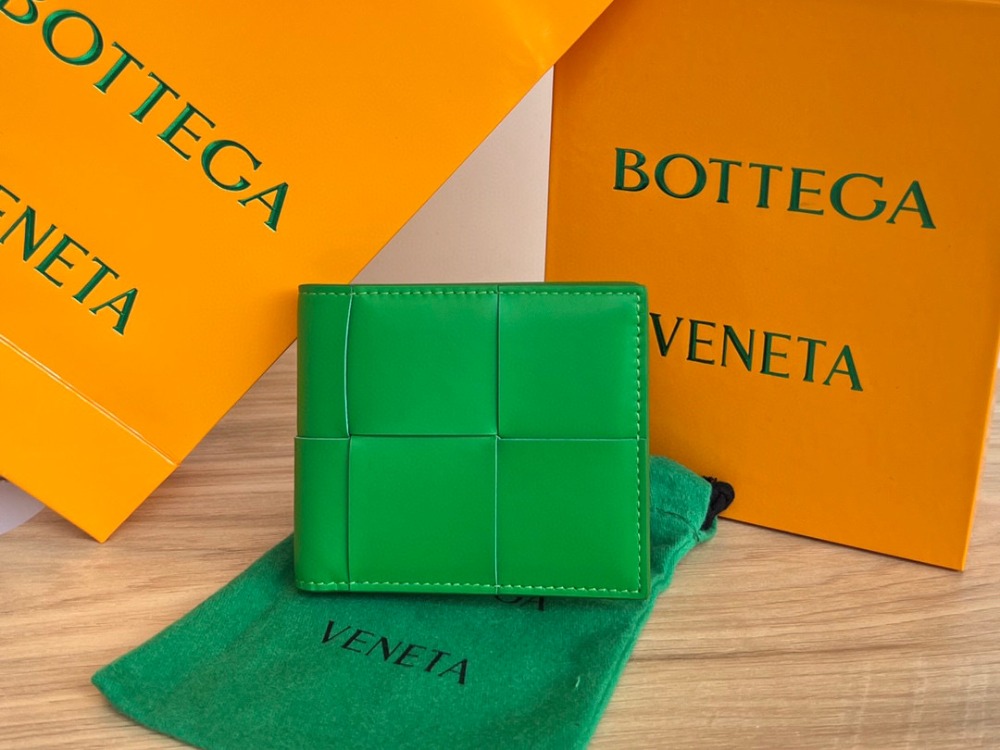 보테가 베네타 Bottega Veneta Bi-Fold Wallet 반지갑 649603