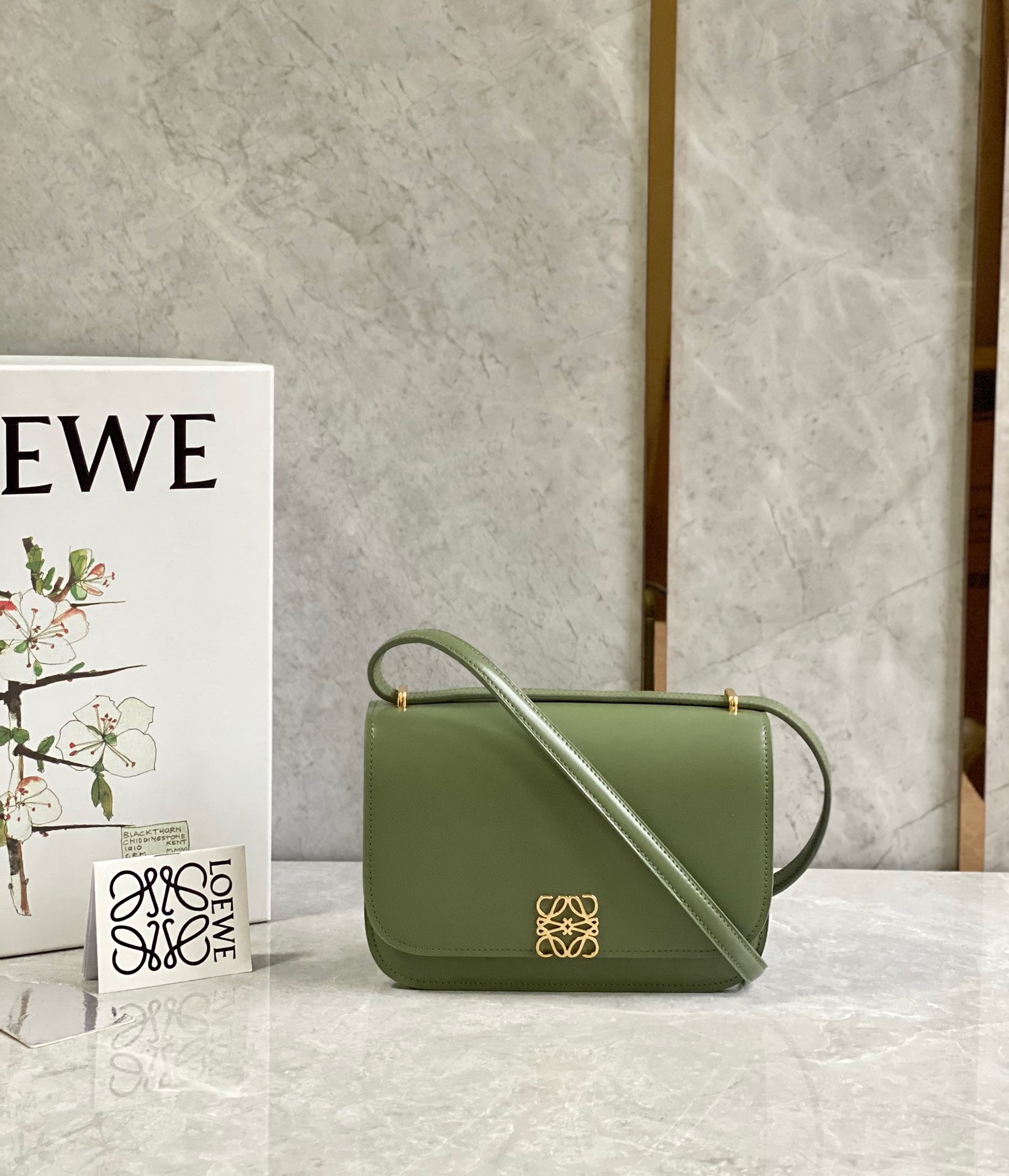 로에베 Loewe Goya 크로스 백 19CM
