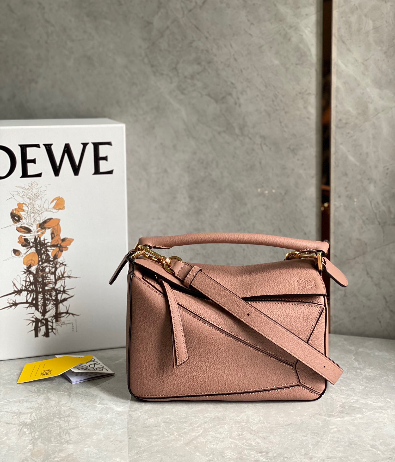 로에베 Loewe 크로스 백 24CM