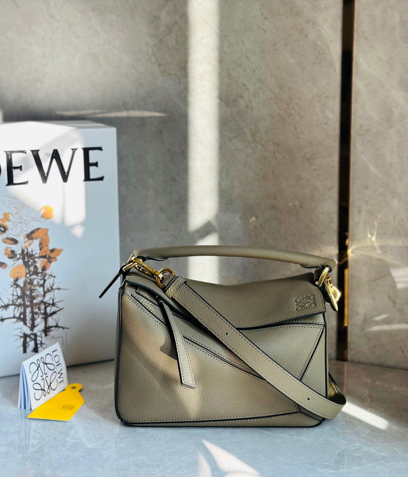 로에베 Loewe 크로스 백 24CM