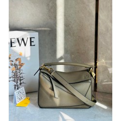 로에베 Loewe 크로스 백 24CM