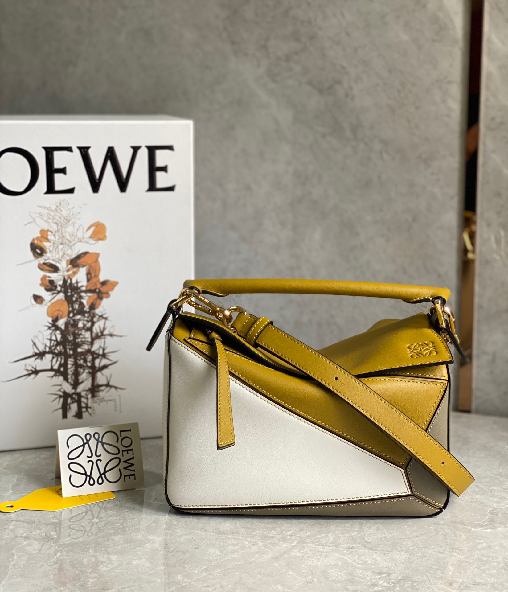 로에베 Loewe 크로스 백 24CM