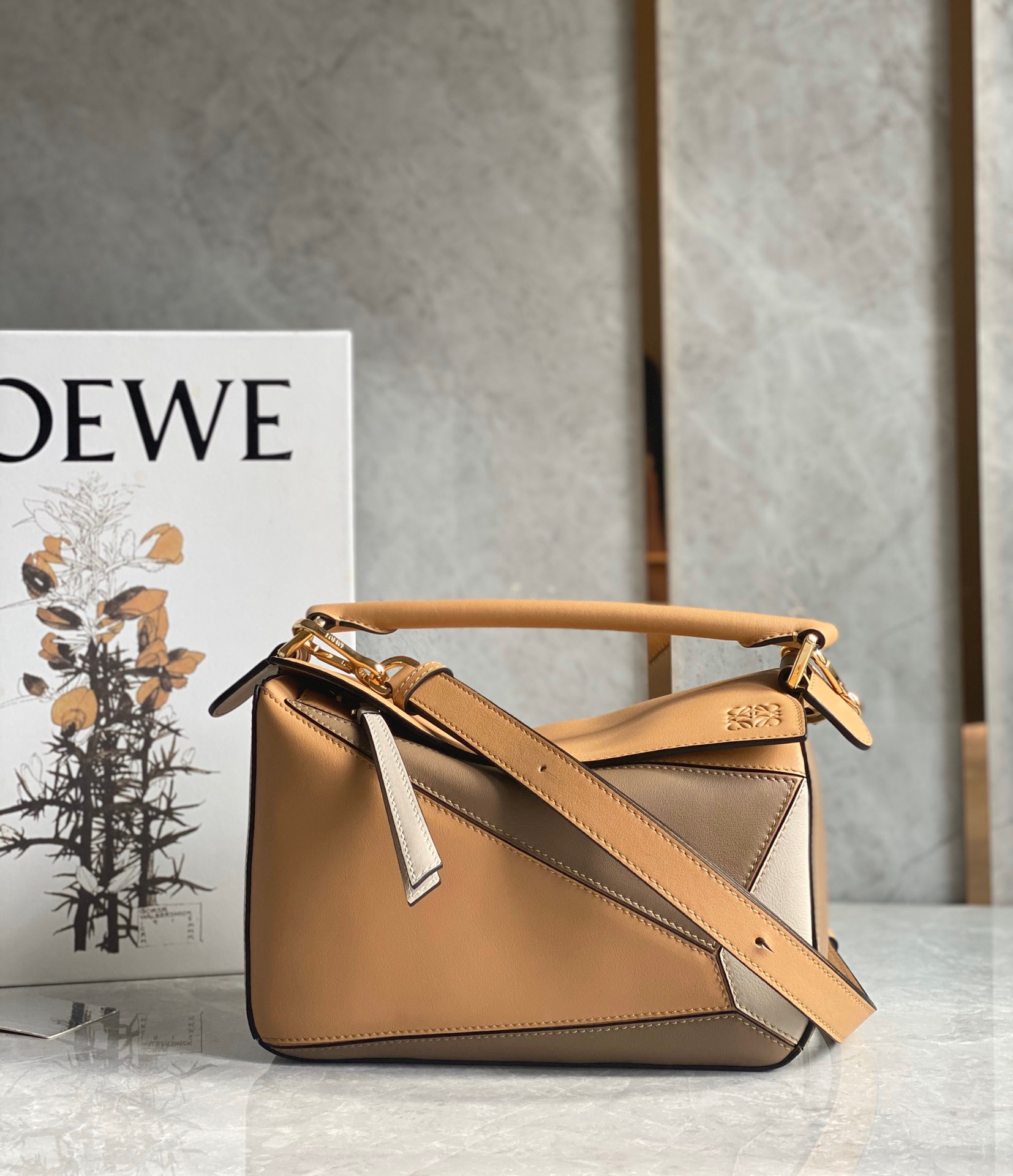 로에베 Loewe 크로스 백 24CM