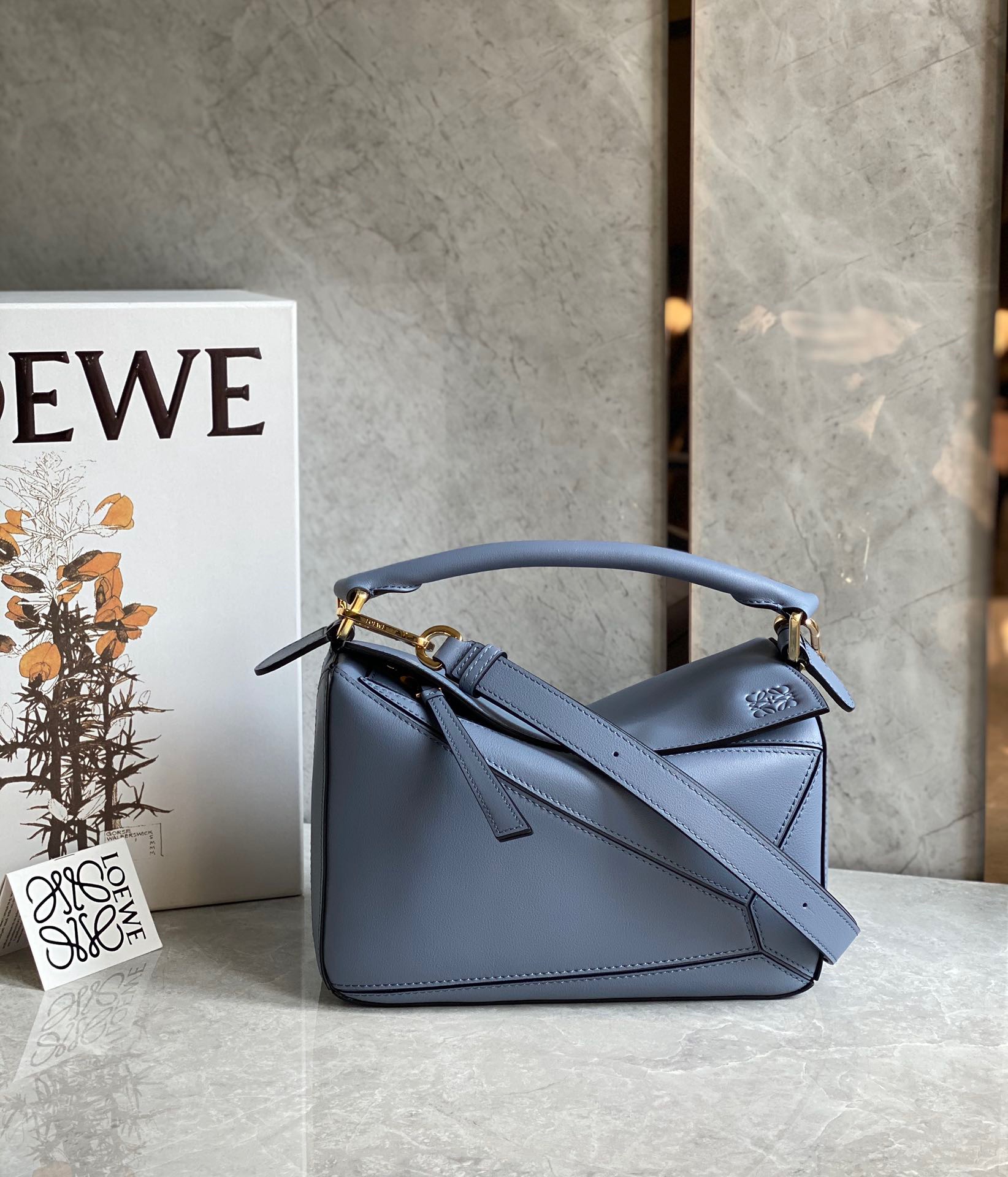 로에베 Loewe 크로스 백 24CM