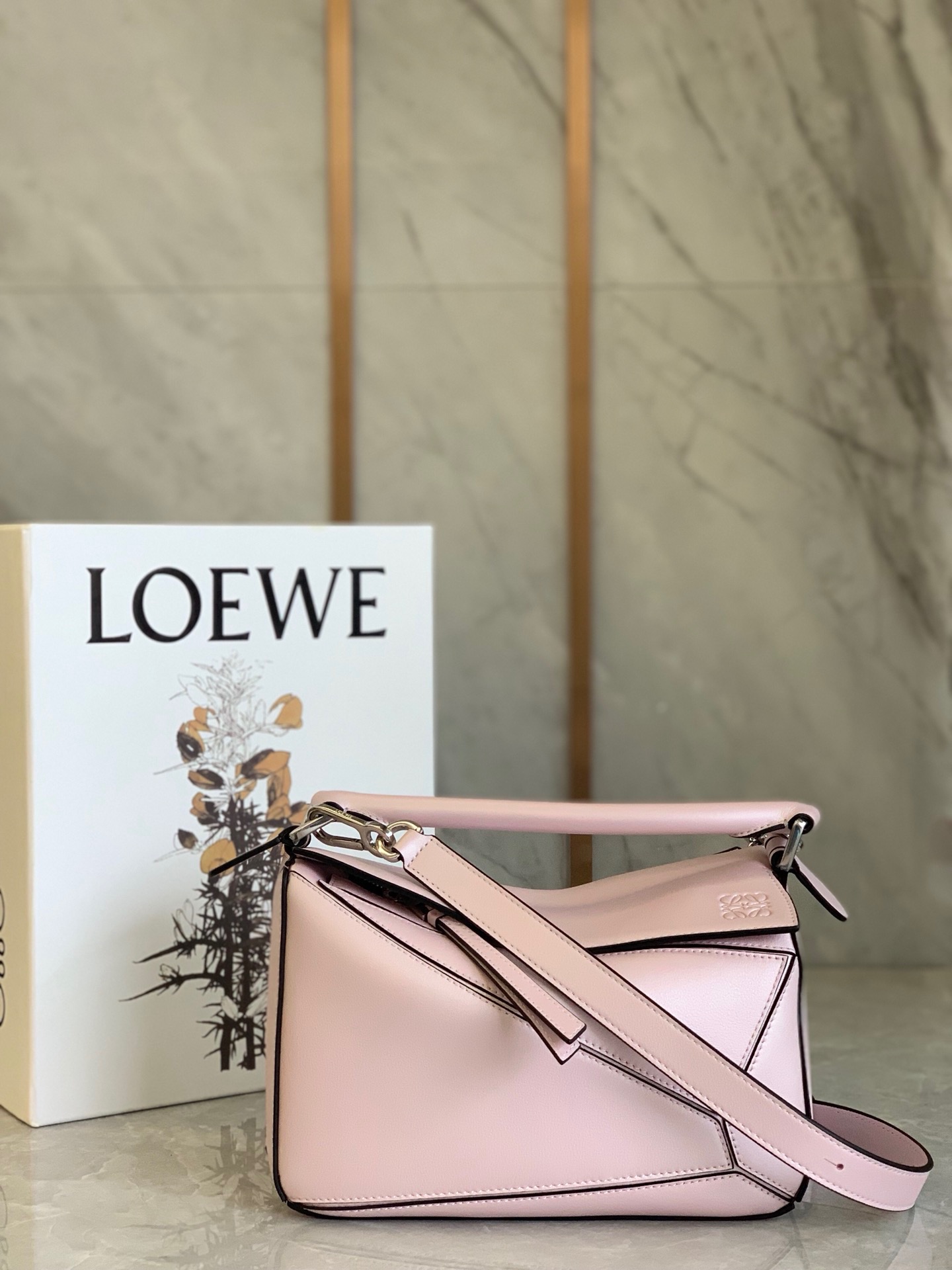 로에베 Loewe 크로스 백 24CM