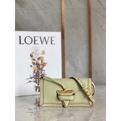 로에베 Loewe 크로스 백 19CM