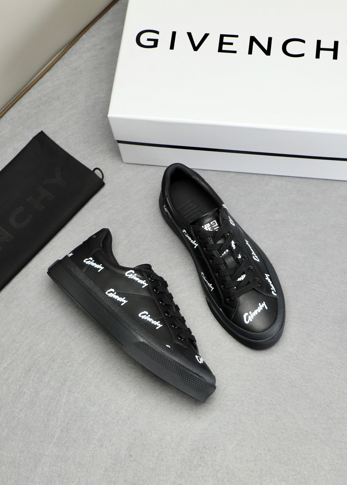 지방시 Givenchy 스니커즈
