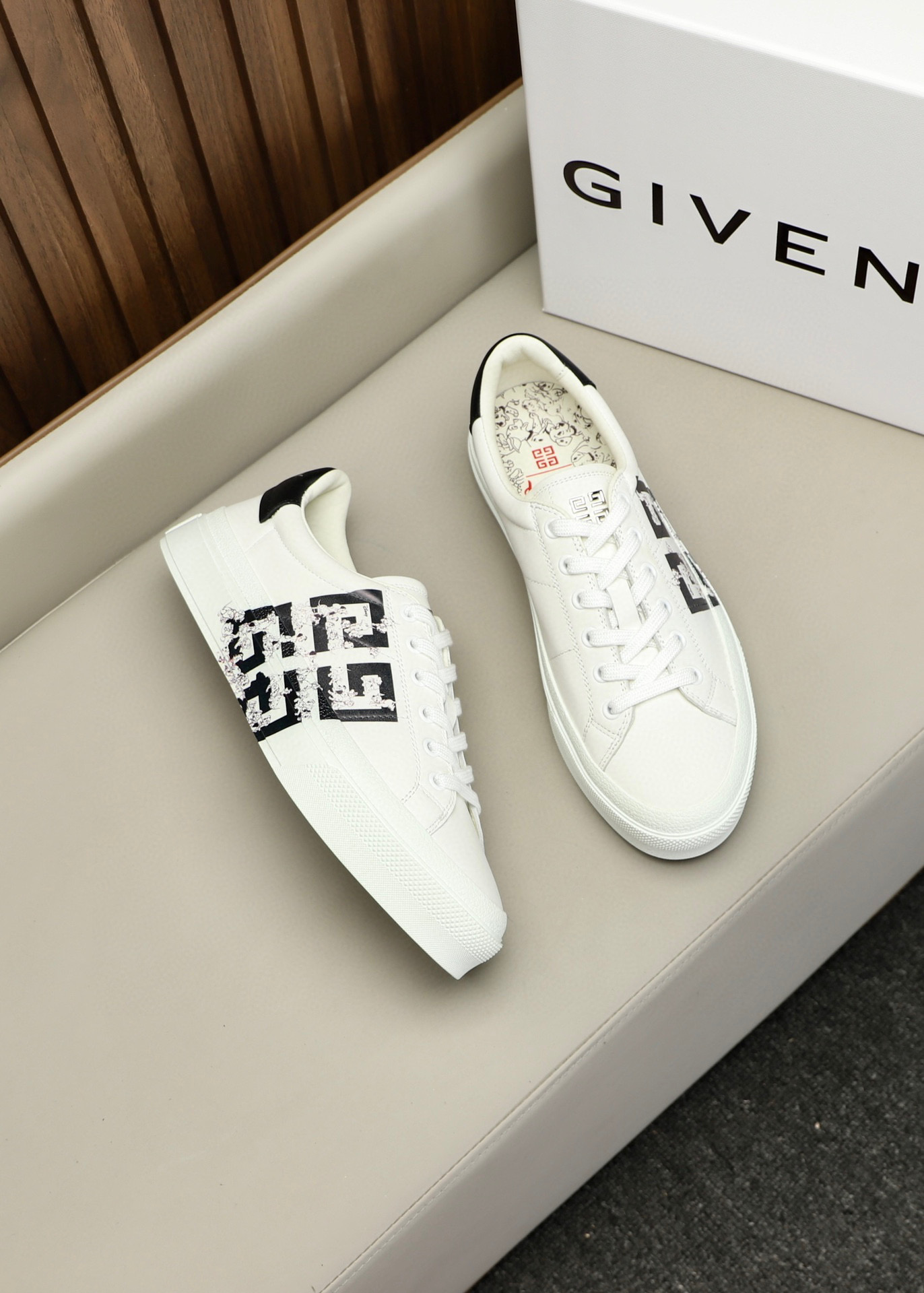 지방시 Givenchy 스니커즈