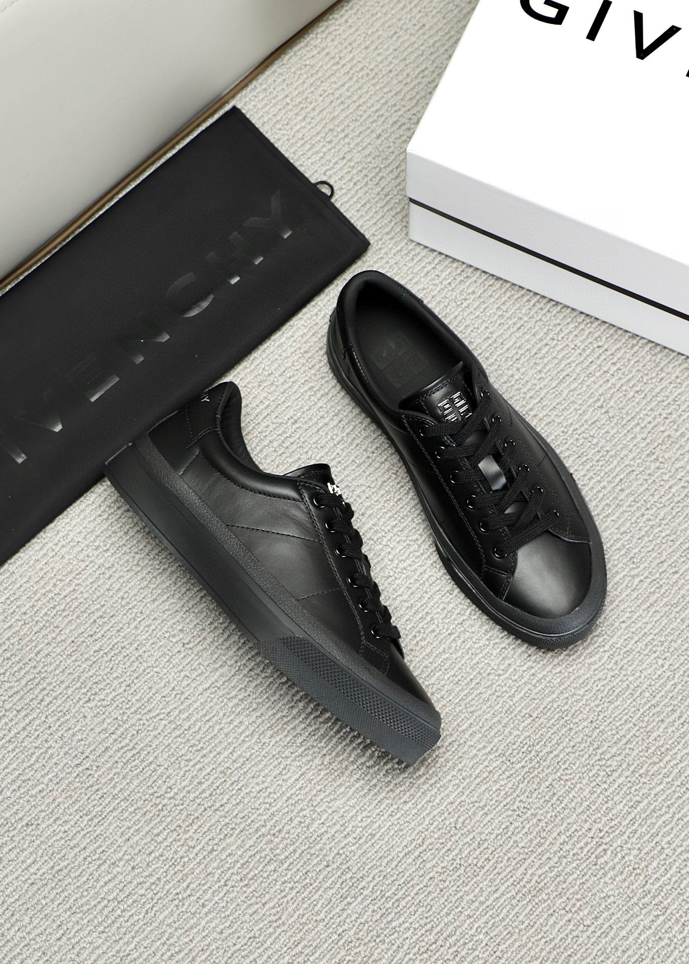 지방시 Givenchy 스니커즈
