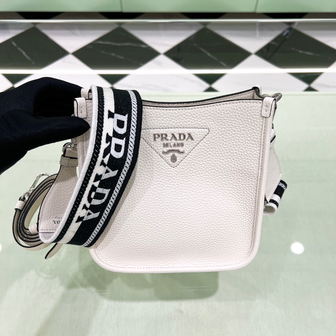 프라다 Prada 1BH191 숄더백 20CM