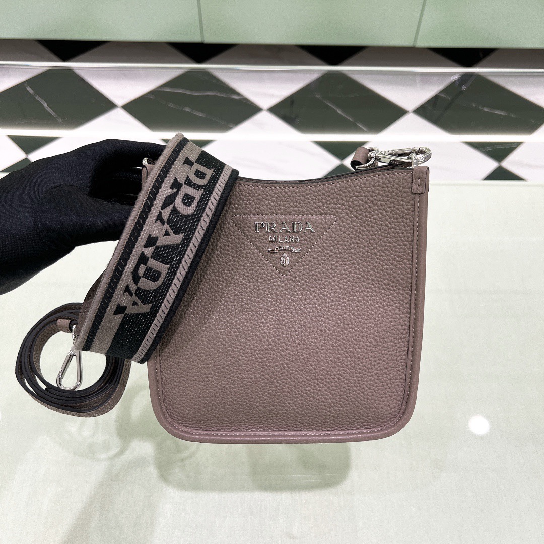 프라다 Prada 1BH191 숄더백 20CM